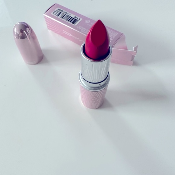 MAC Limited Edition Lipstick - All Fired Up - Picture 4 of 6